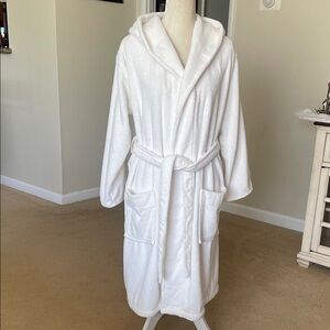 Luxurious White Hooded Bathrobe